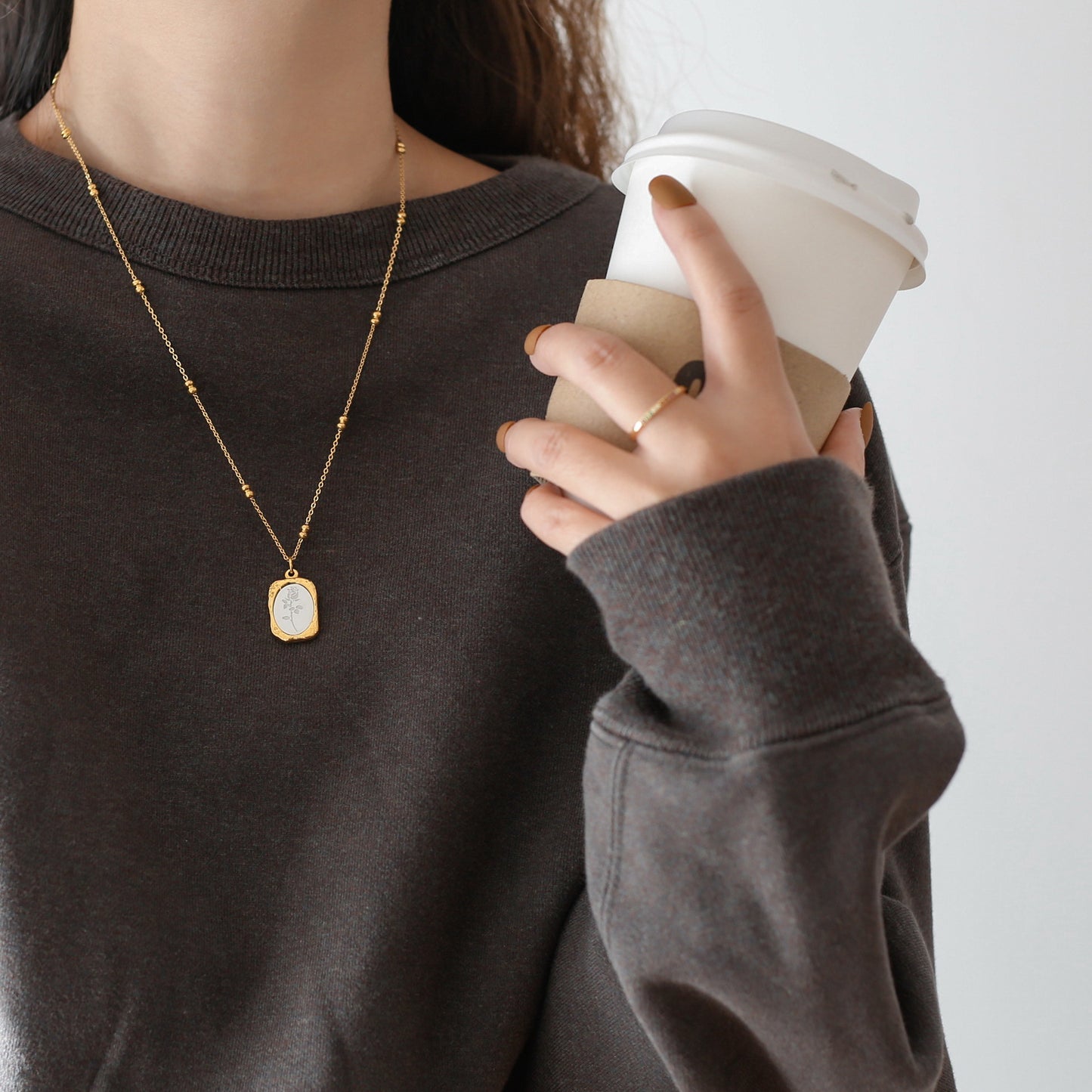 Magic Mirror Rose Necklace