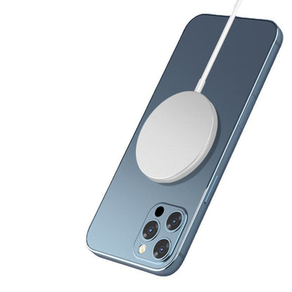 Magnetic charging device