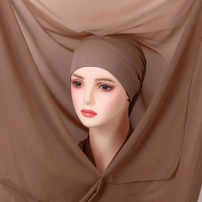Magnetic-clasp integrated scarf