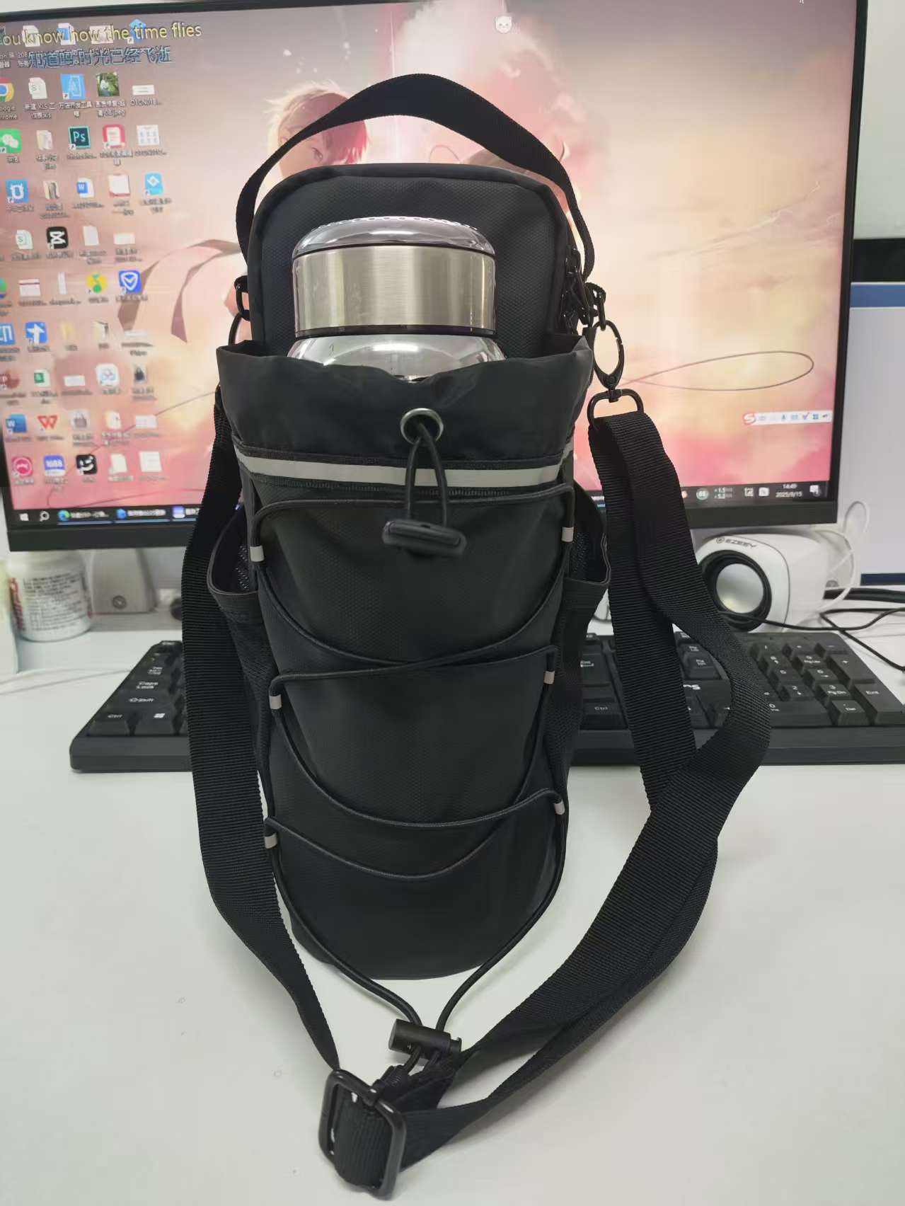 Magnetic Fitness Water Bottle Bag with Strong Magnets
