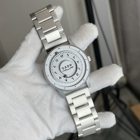 Magnetic levitation quartz watch