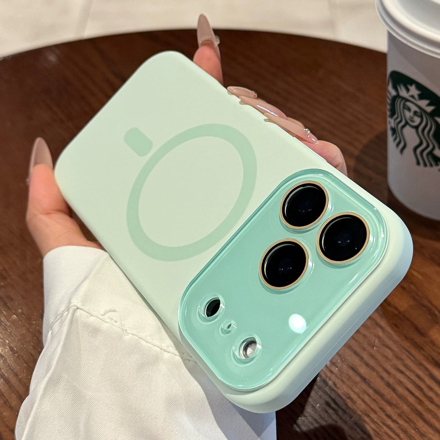 Magnetic phone case