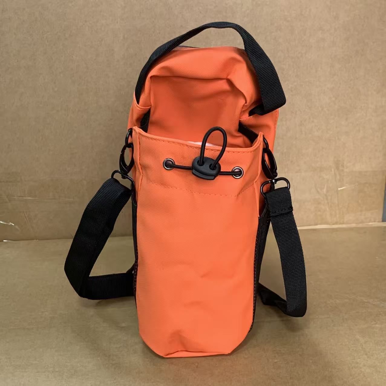 Magnetic Sports Water Bottle Shoulder Bag