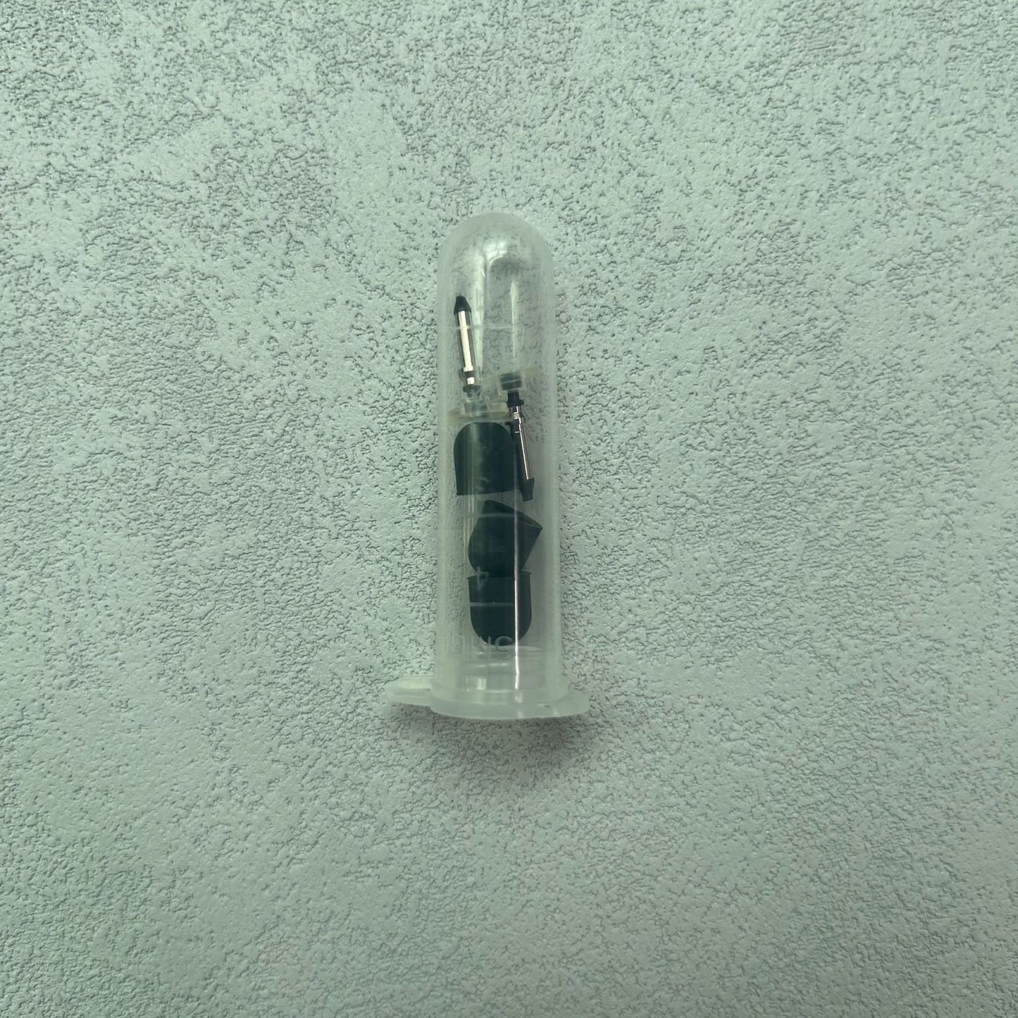 Magnetic touchscreen stylus