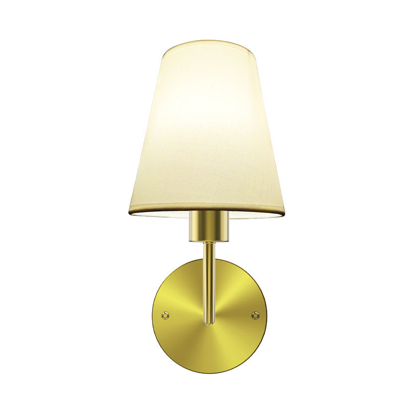 Magnetic wall lamp charging