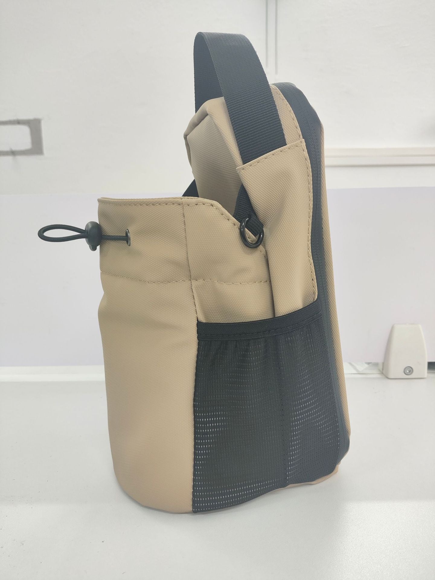 Magnetic Water Bottle Bag Crossbody Gym Storage