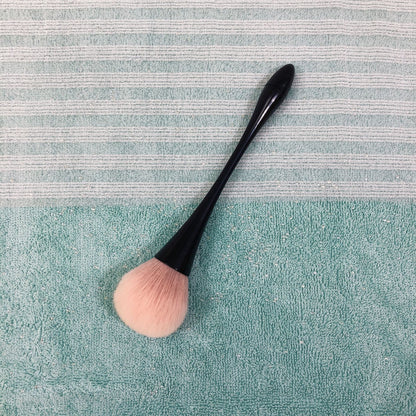 Makeup brush