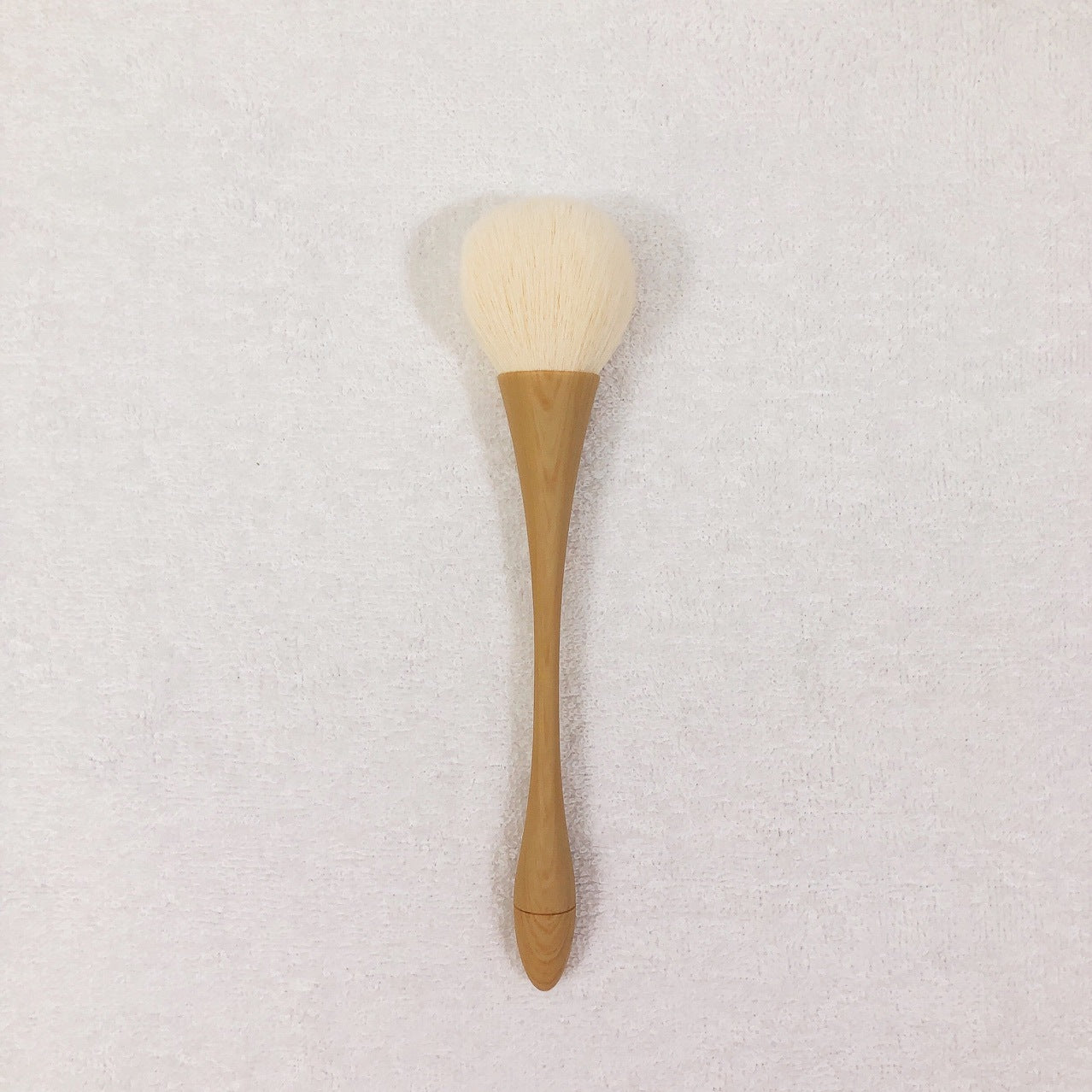 Makeup brush