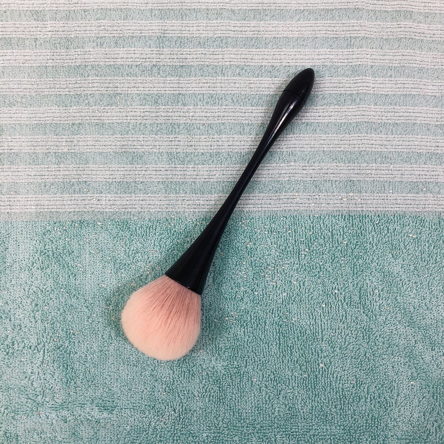 Makeup brush