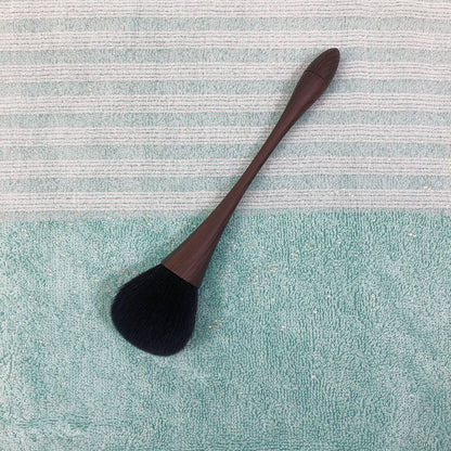 Makeup brush