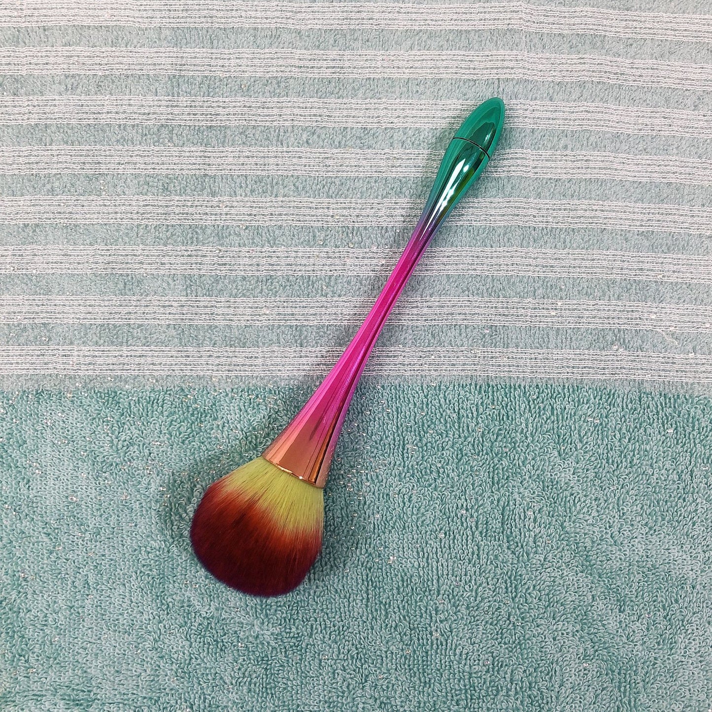 Makeup brush