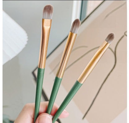Makeup brushes
