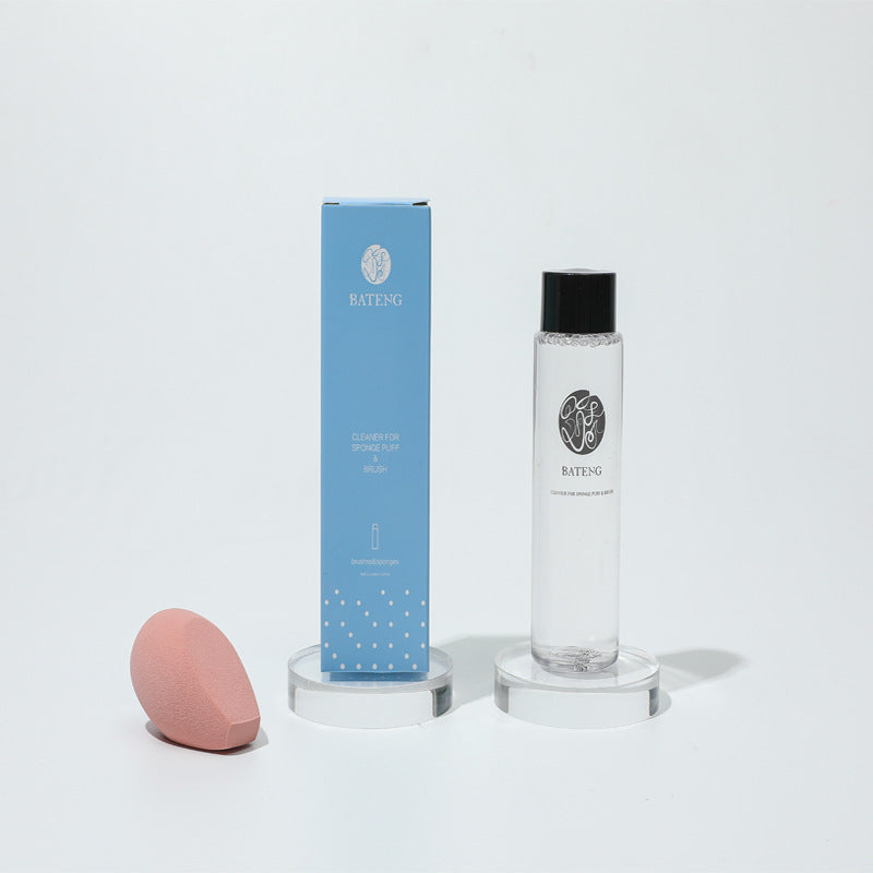 Makeup cleaner