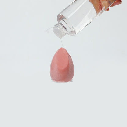 Makeup cleaner
