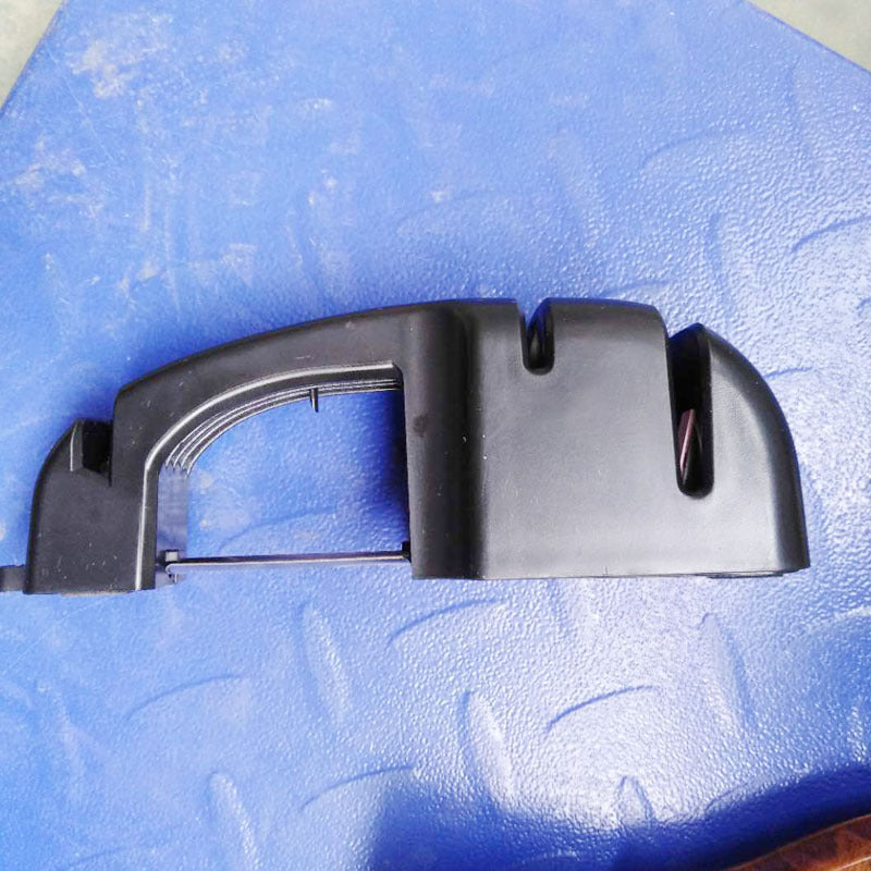 Manual knife sharpener