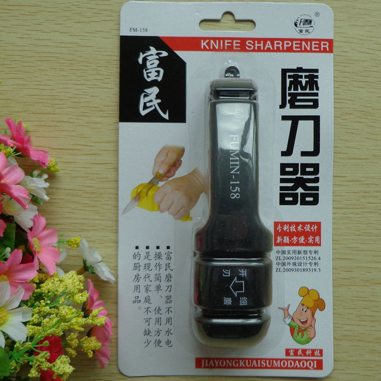 Manual knife sharpener