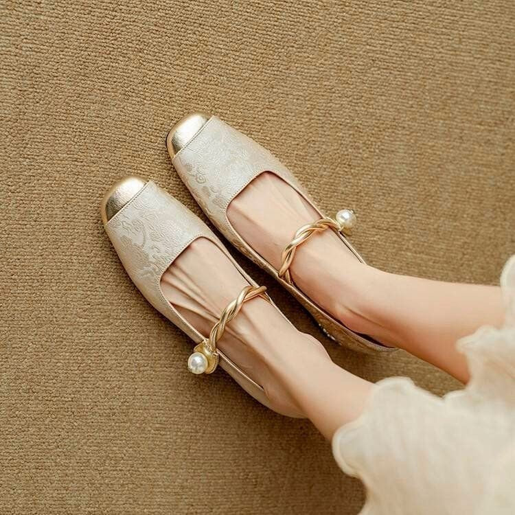 Mary Jane sandals with shallow toe opening