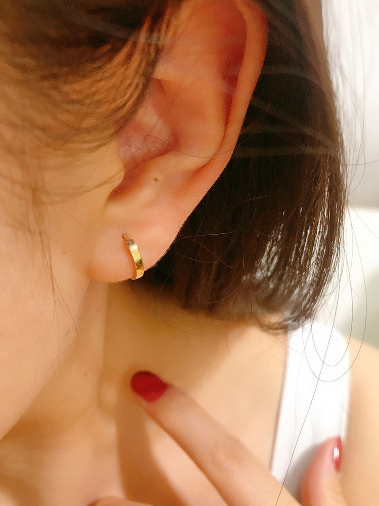 Matching earrings, single earring clasp