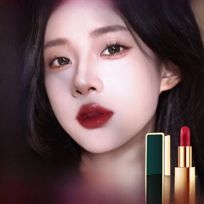Matte moisturizing lipstick