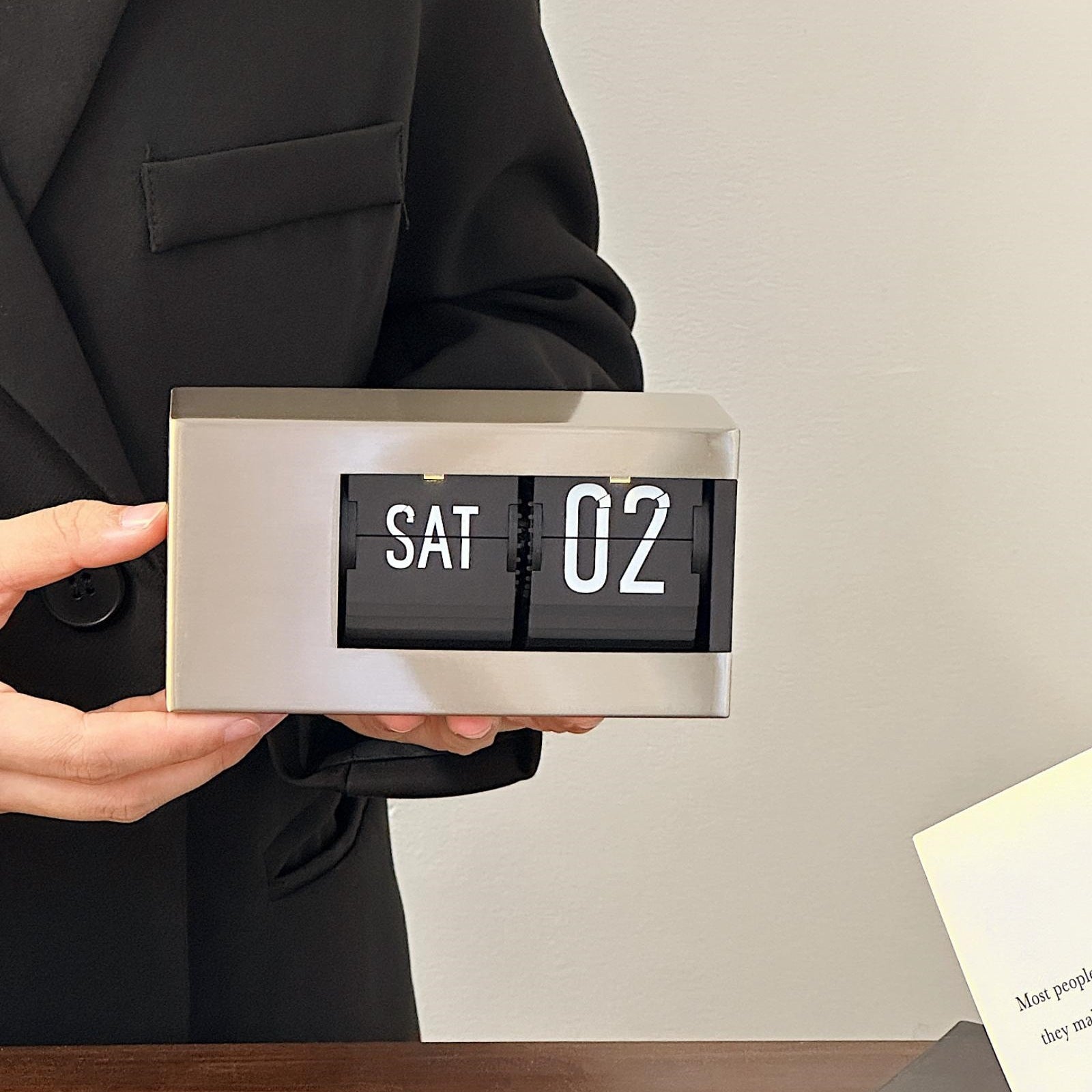 Mechanical Page-Turning Clock