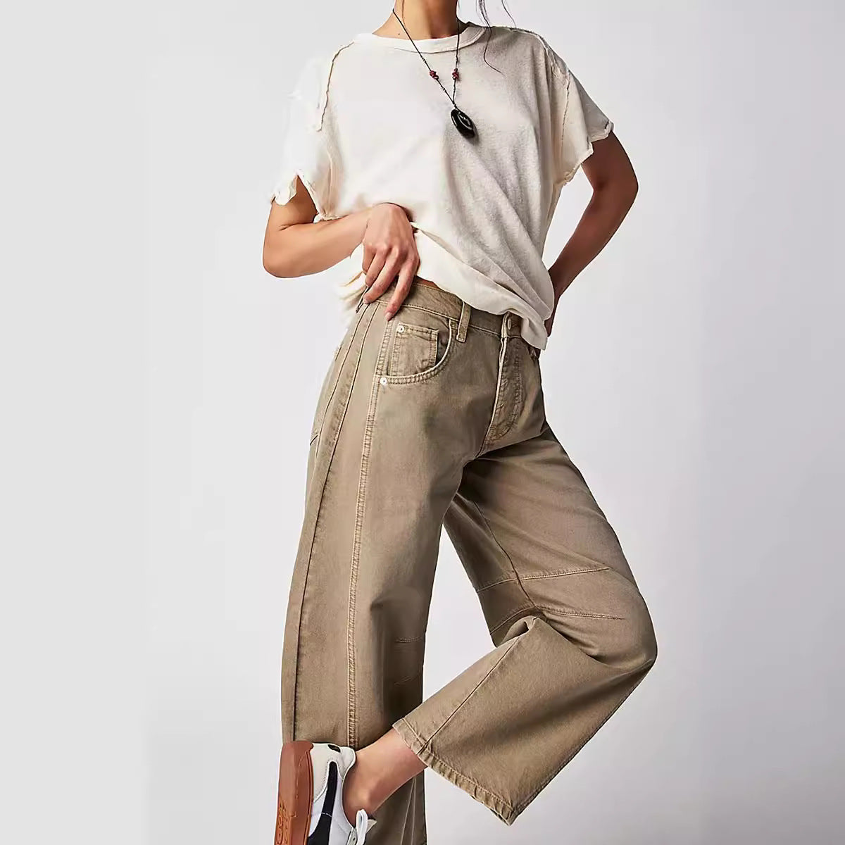 Medium low waist washed denim