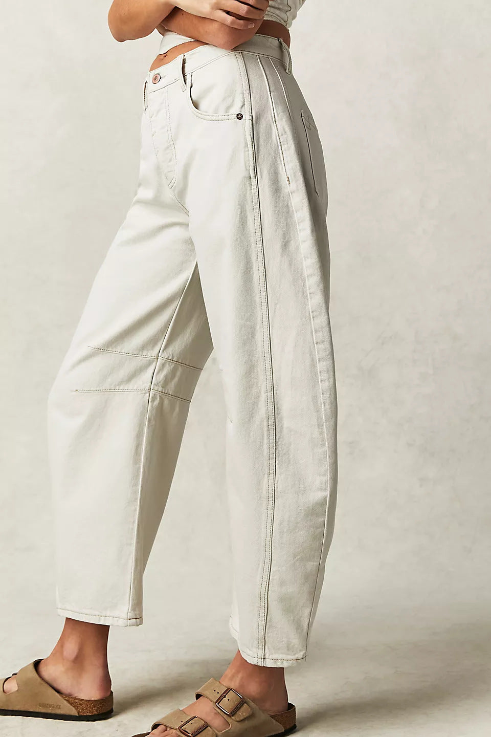 Medium low waist washed denim