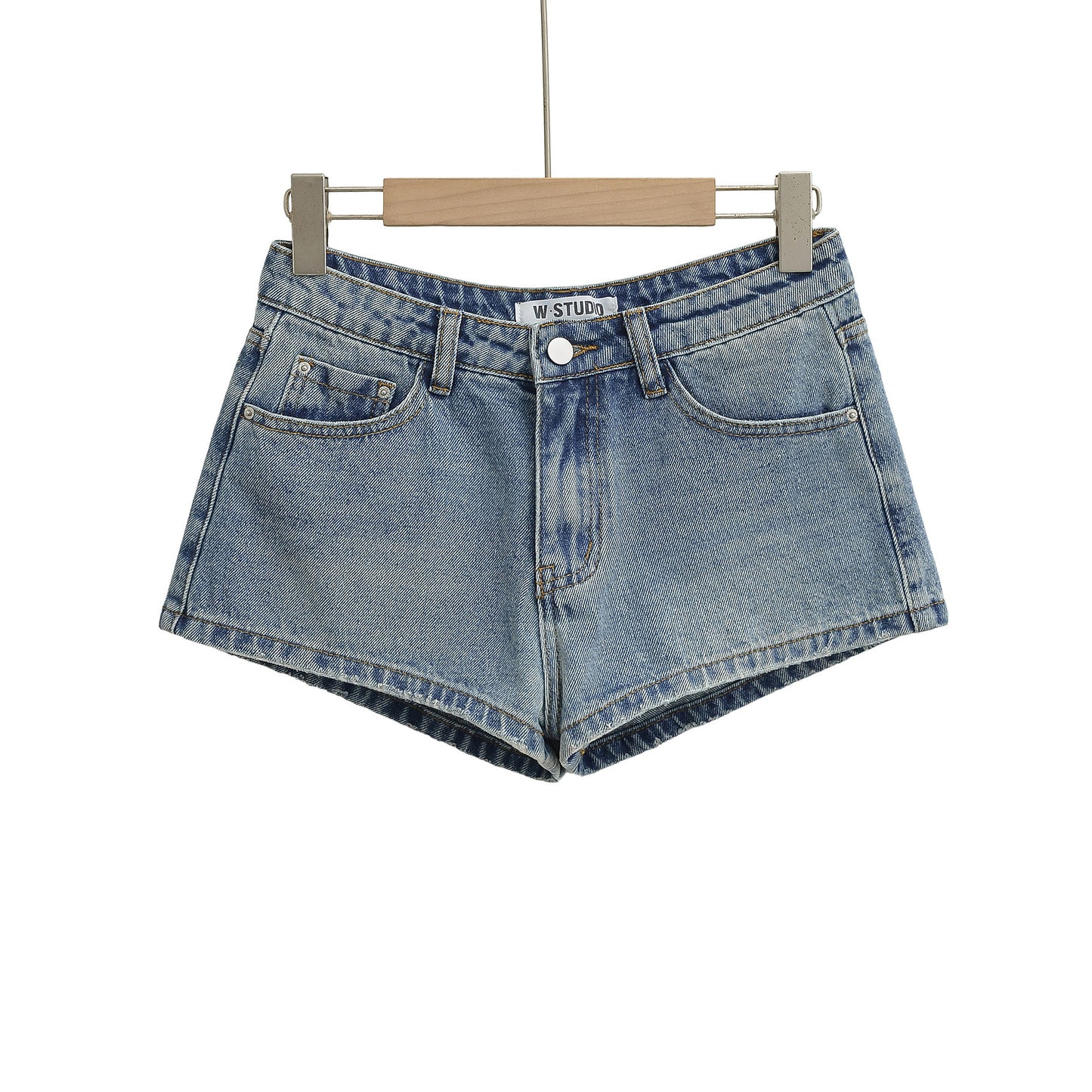 Medium-low waisted denim shorts
