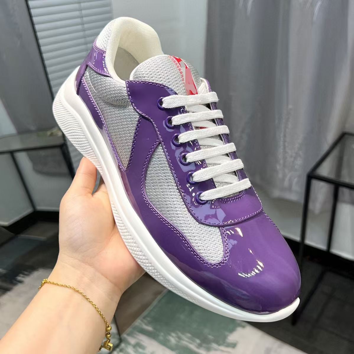 Men's and women's casual sneakers