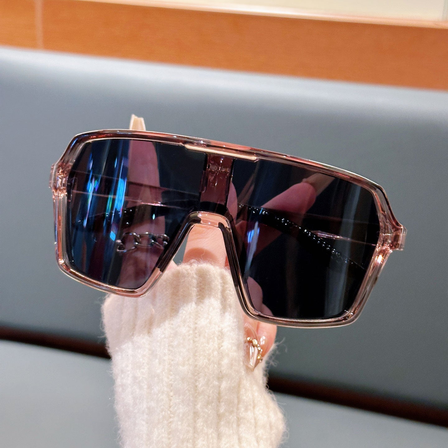 Men's and women's cycling glasses