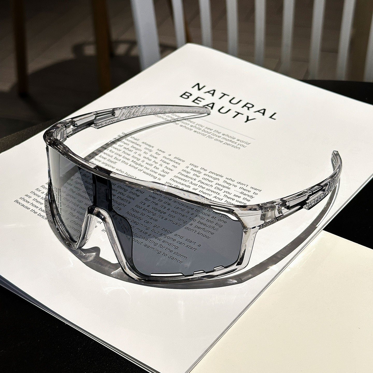 Men's and women's cycling glasses