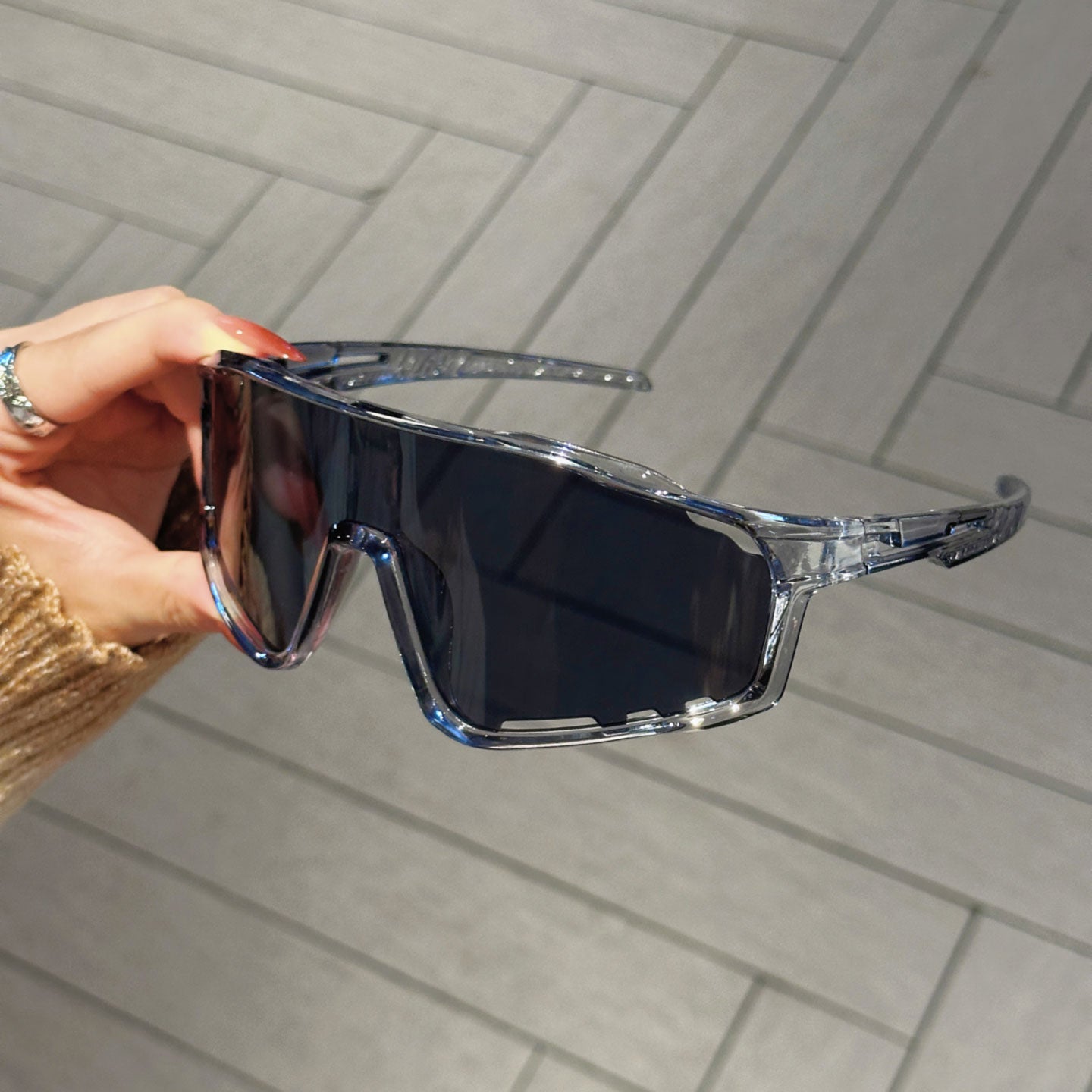 Men's and women's cycling glasses