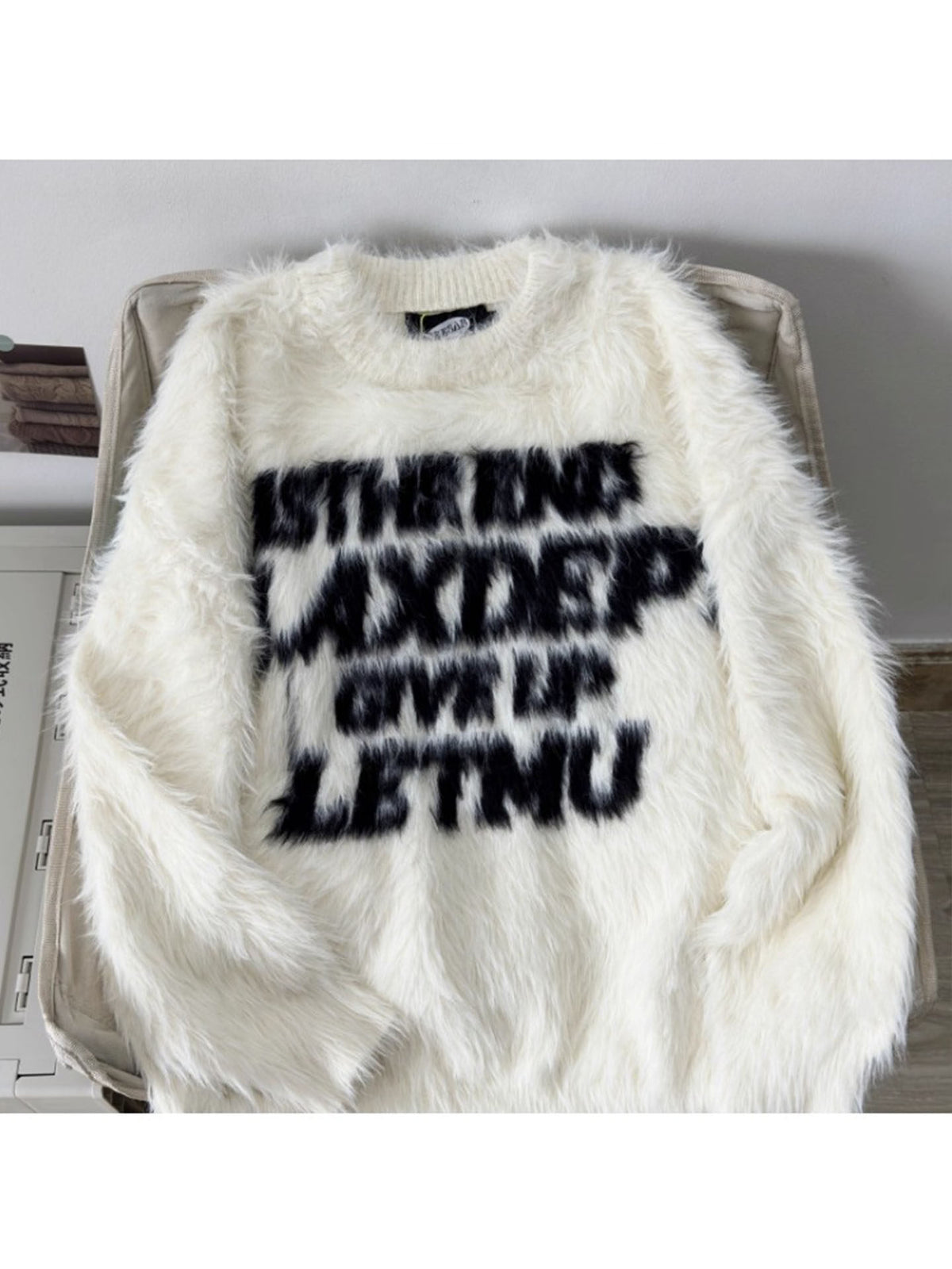 Men's and women's loose-fitting letter-style knit sweater