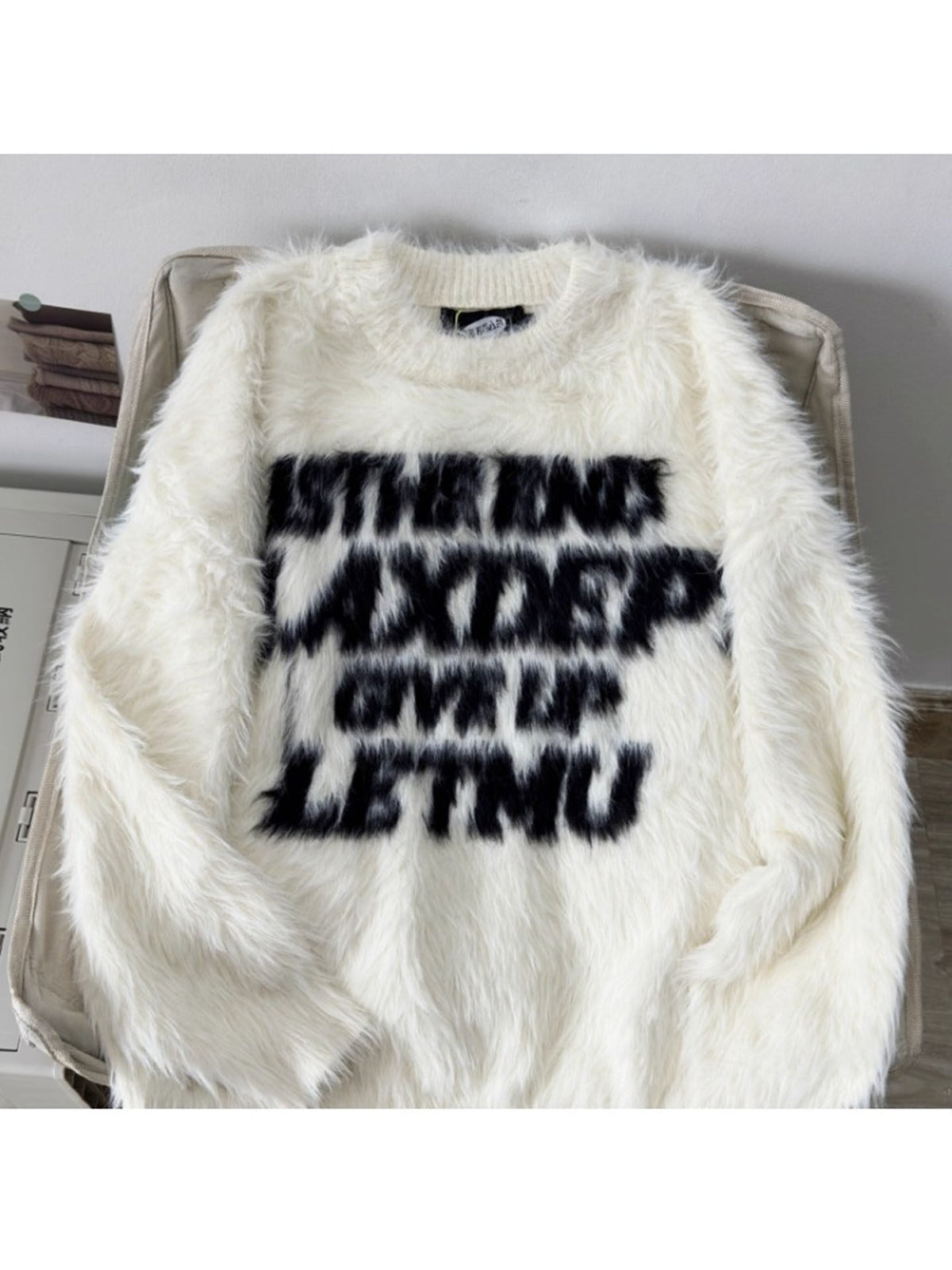 Men's and women's loose-fitting letter-style knit sweater