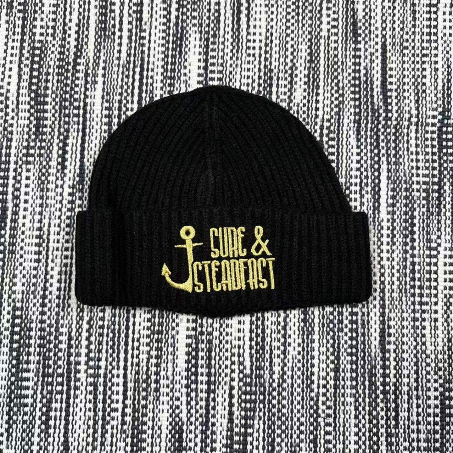 Men's and women's warm winter hats