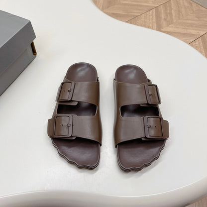 Men's flip-flops are worn outside