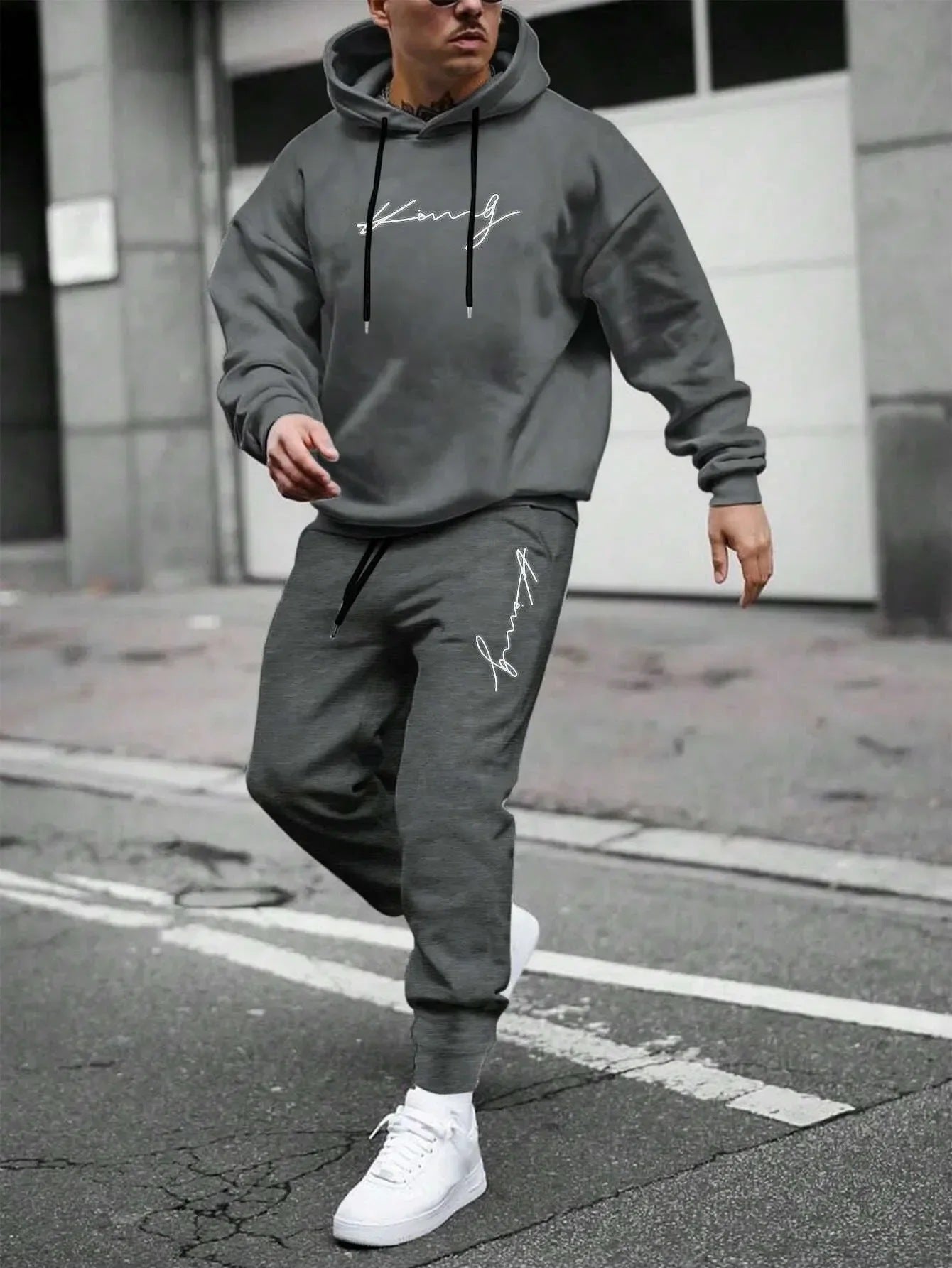Men's pullover hooded sweatshirt