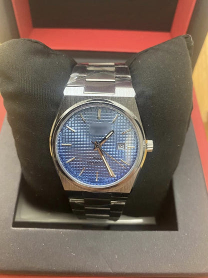 Men's Quartz Watch with Calendar and Alloy Case