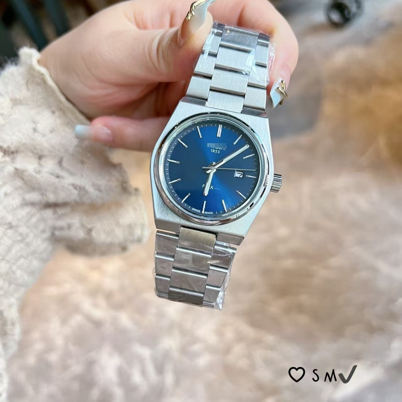 Men's Quartz Watch with Calendar and Alloy Case