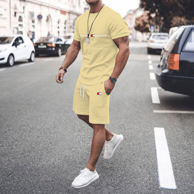 Men's sports outfit - fitness short-sleeved shirt and shorts
