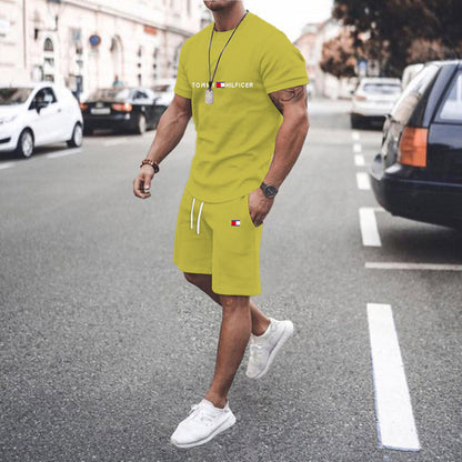 Men's sports outfit - fitness short-sleeved shirt and shorts