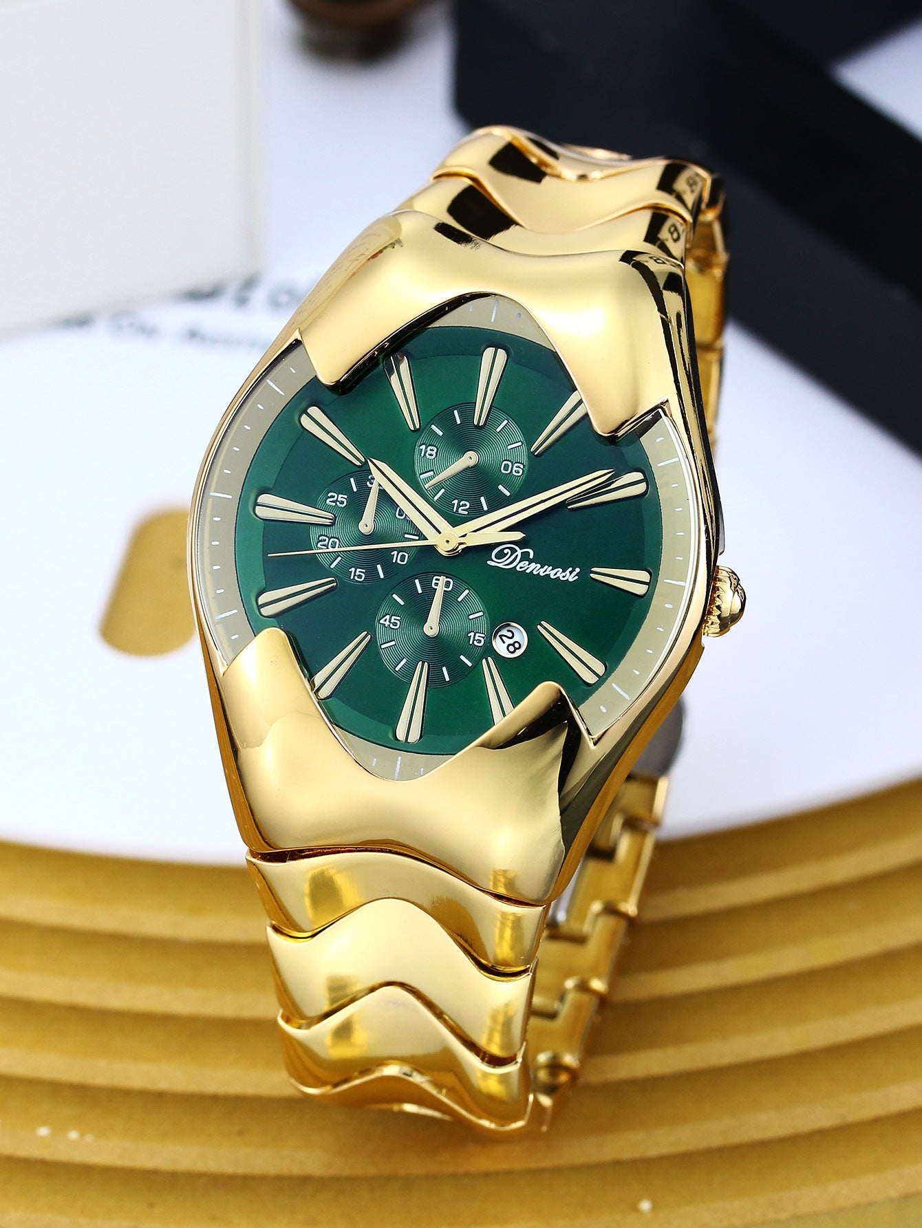 Men's Y2K Style Quartz Watch with Wormhole Dial
