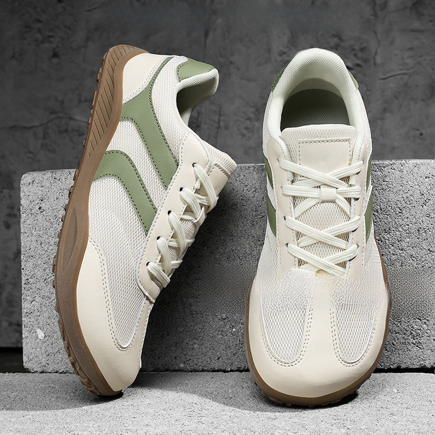 Mesh athletic shoes