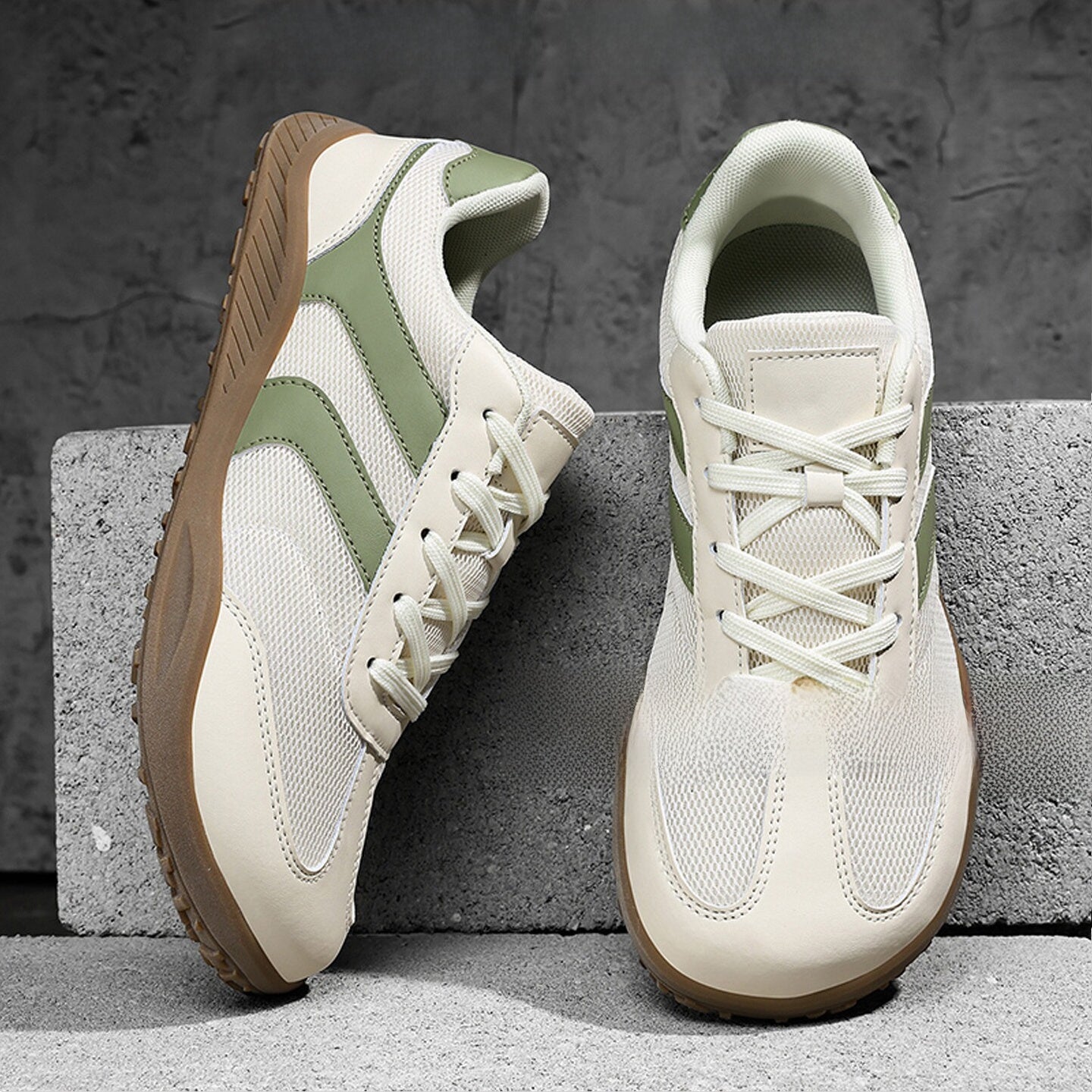 Mesh athletic shoes