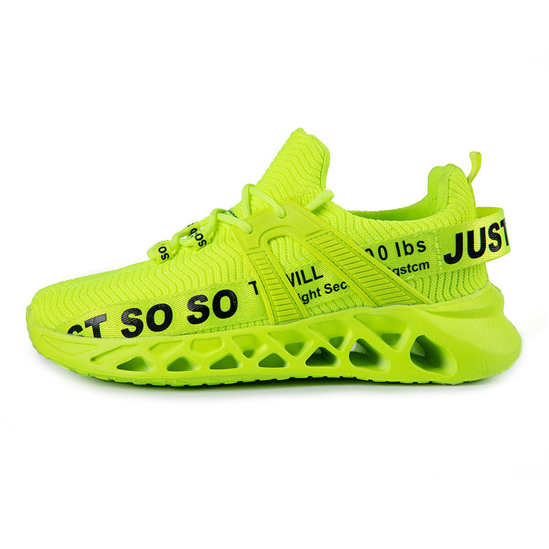 Mesh sports shoes