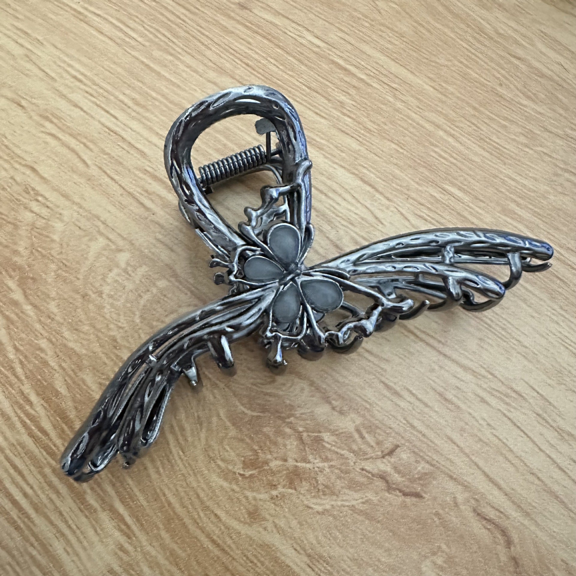 Metal Butterfly Hair Clips with Pearl Accents