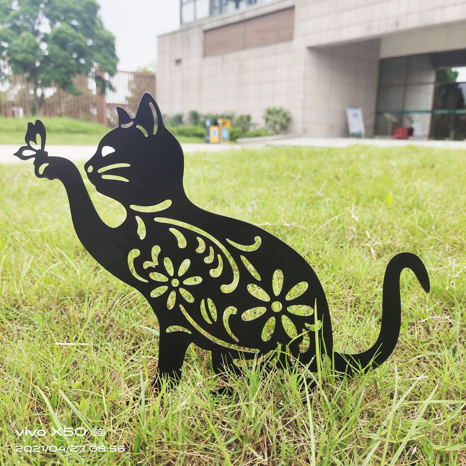 Metal Cat Garden Sculpture