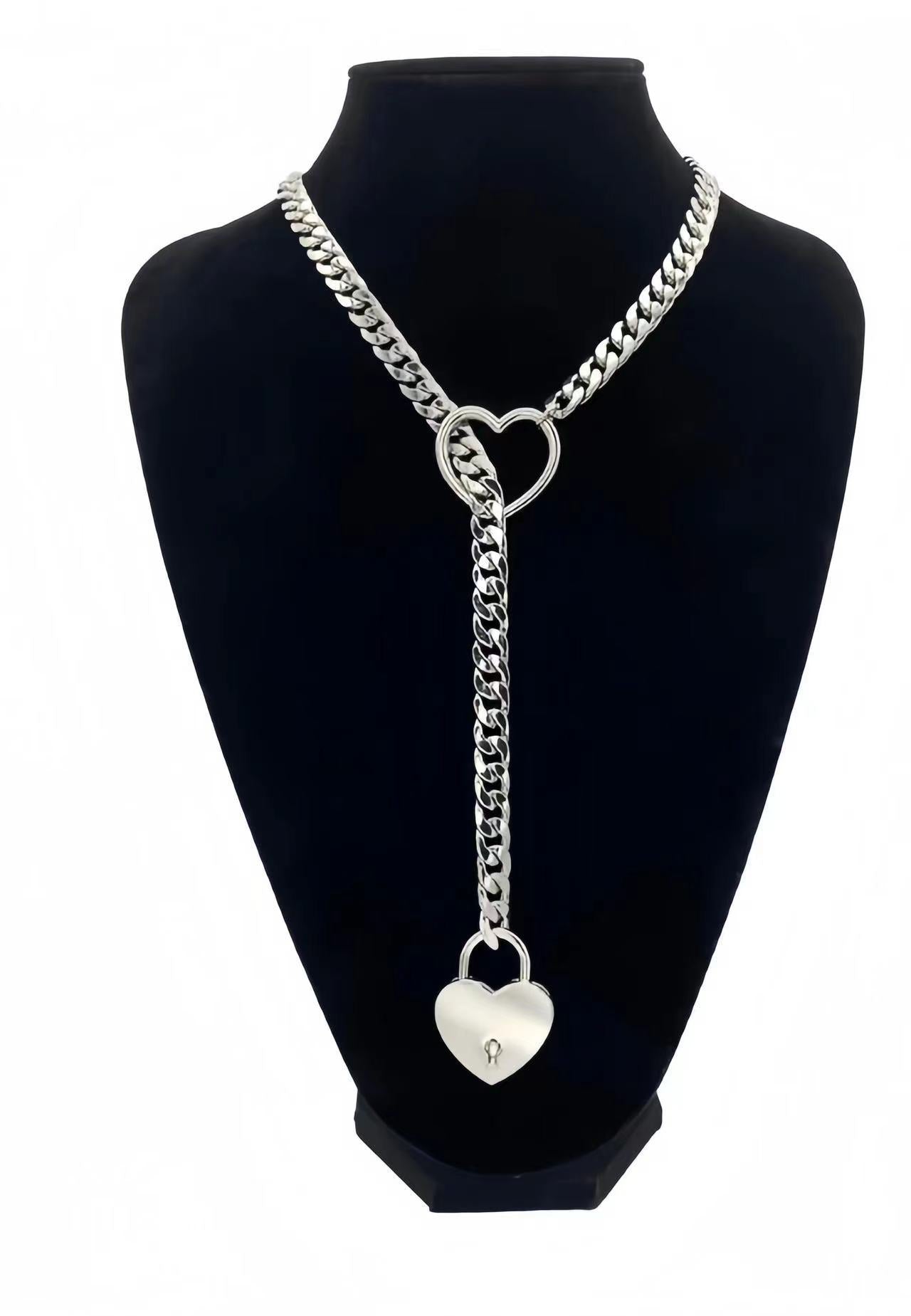 Metal chain necklace