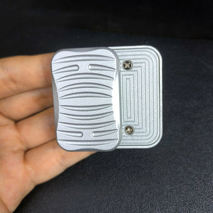 Metal finger spinner