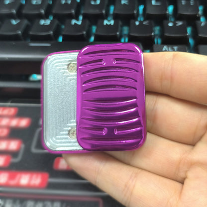 Metal finger spinner
