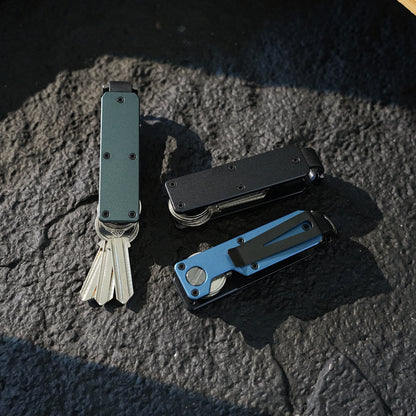 Metal keychain